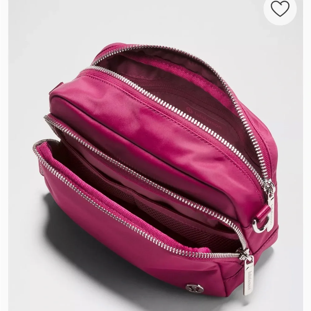 Lululemon Everywhere Crossbody Bag 2L
Metal Hardware Monogram - Picture 3 of 5